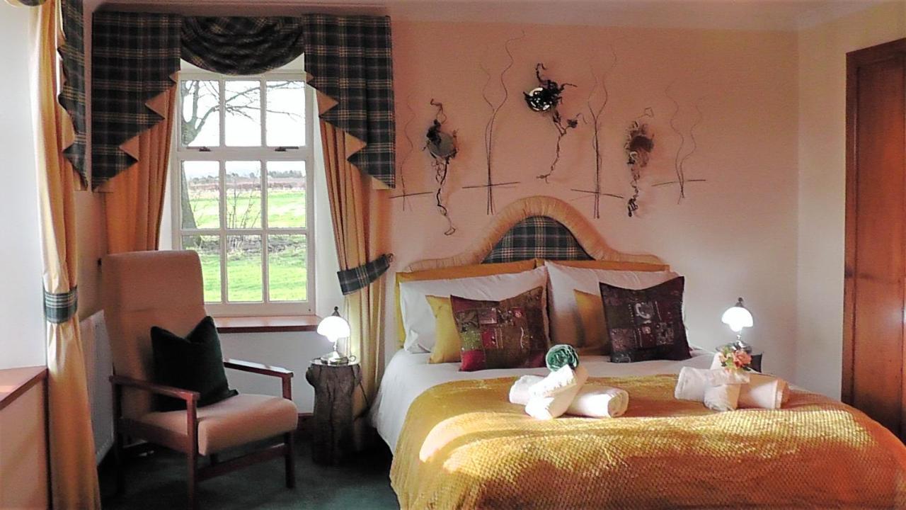 Wagtail Lodge Dinnet Bagian luar foto