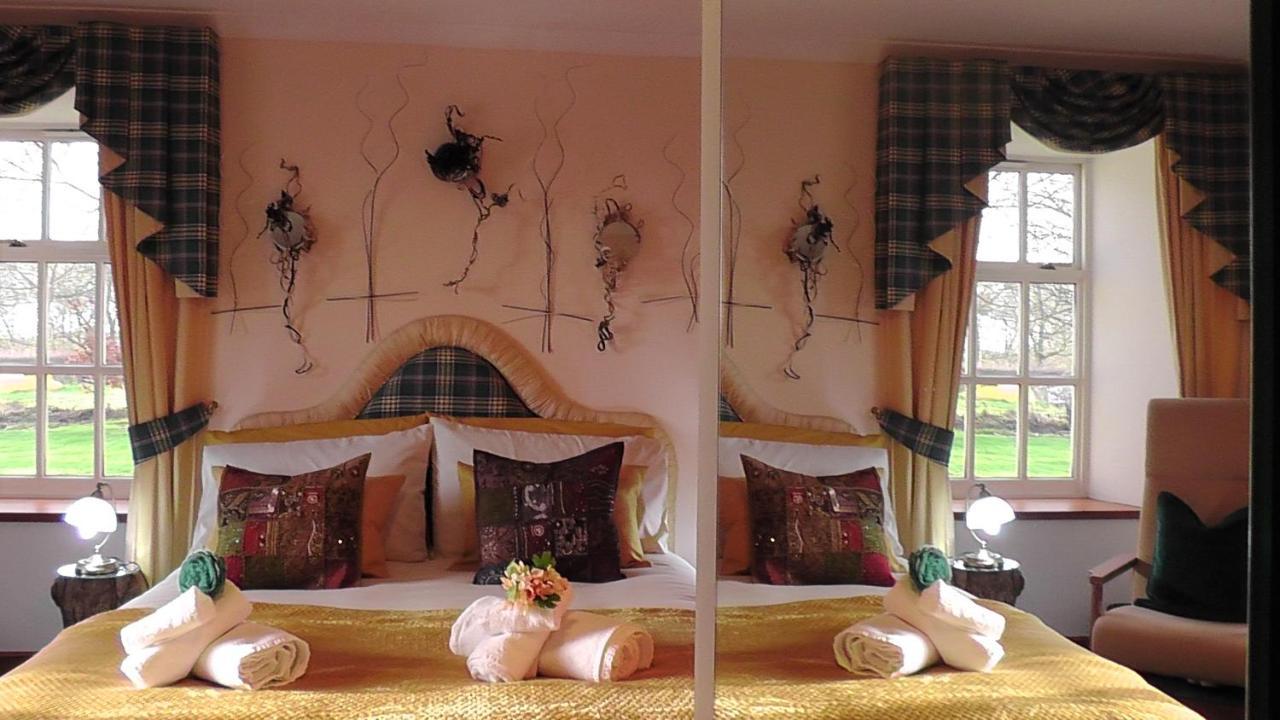Wagtail Lodge Dinnet Bagian luar foto