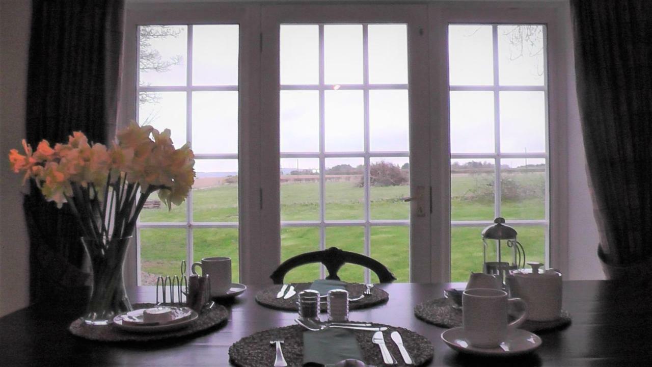 Wagtail Lodge Dinnet Bagian luar foto