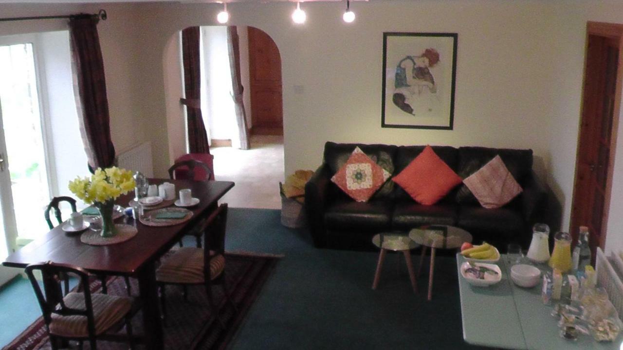 Wagtail Lodge Dinnet Bagian luar foto