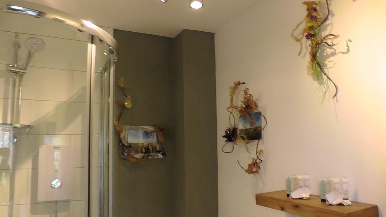 Wagtail Lodge Dinnet Bagian luar foto